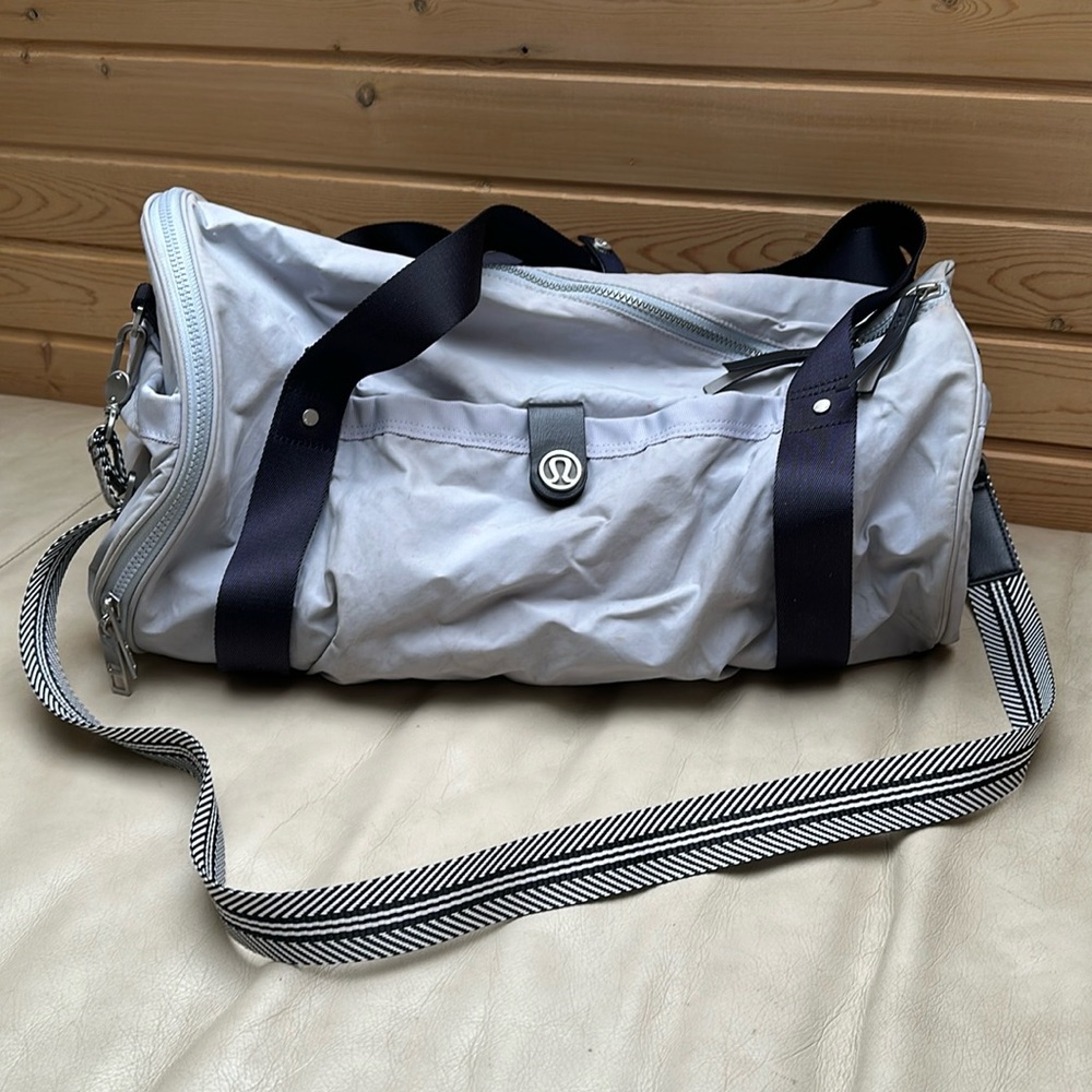 Lululemon duffel bag